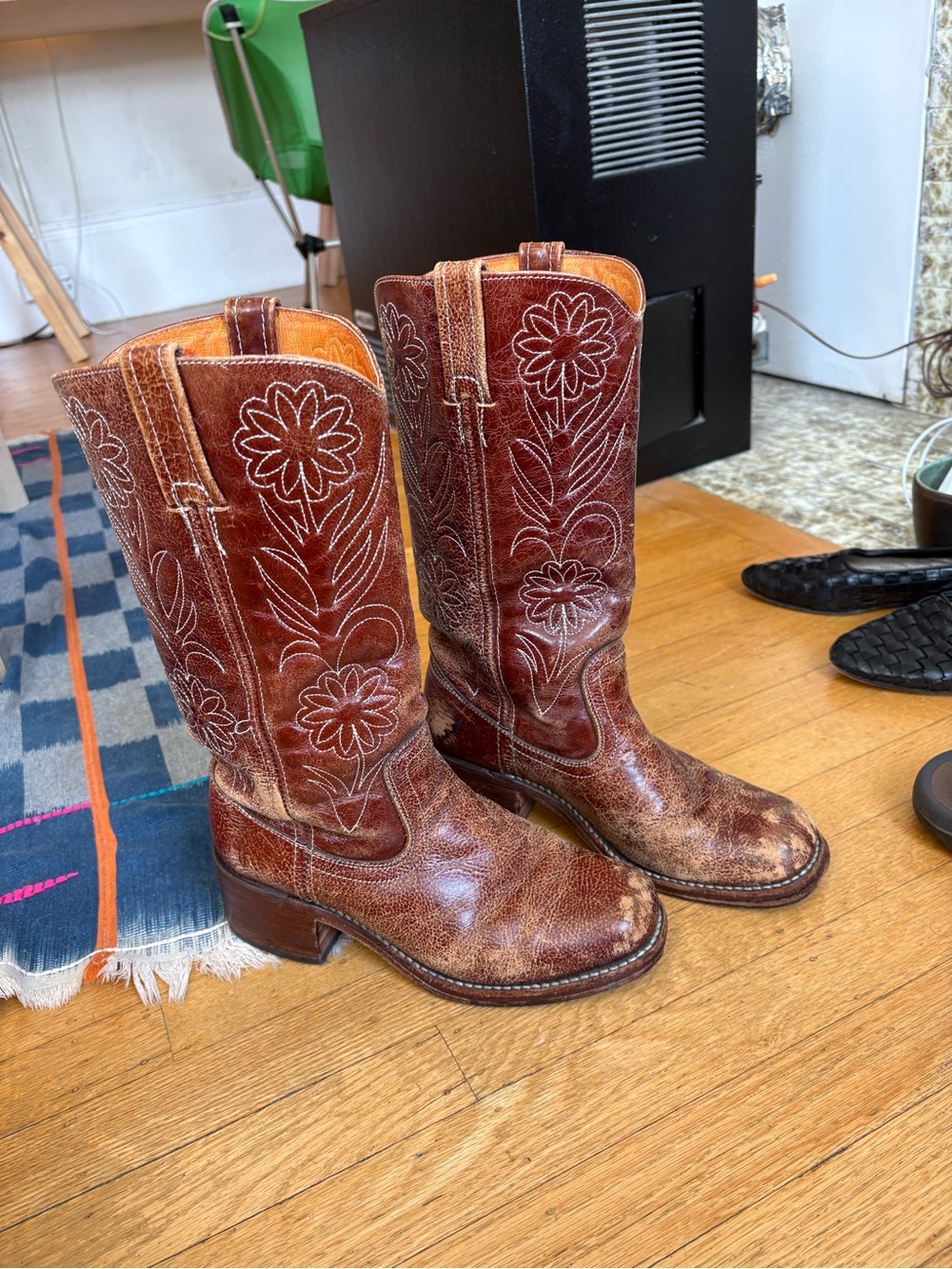 EXTREMELY RARE - Legendary Brown Frye Cowgirl Boots with Floral Embroidery